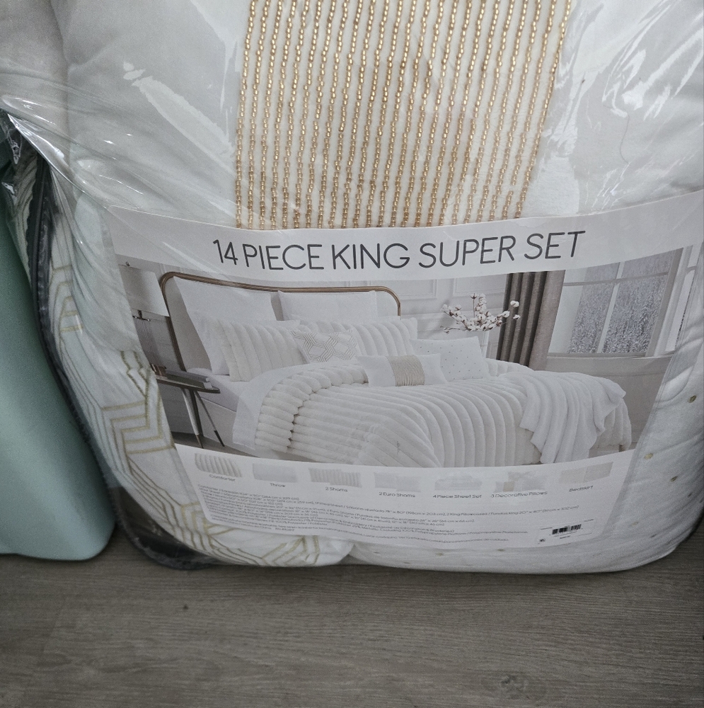 Maceys 14 pc comforter